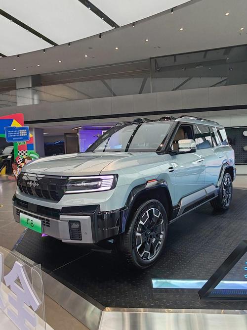 成都326比亚迪方程豹硬派越野的爆款，英菲尼迪35周年与你共成长